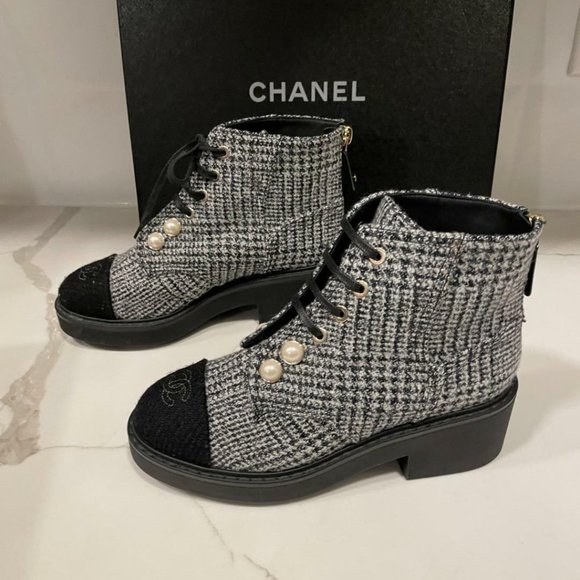 CHANEL 20B Tweed Fabric Cap Toe Pearl Lace Up Ankle Bootie Boots Shoes - Picture 8 of 13